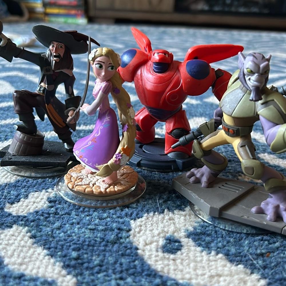 Disney infinity character bundle
